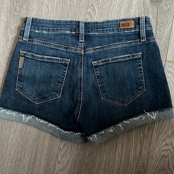 Dark wash Paige Jean shorts size 24 great condition - Picture 2 of 2